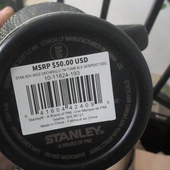 Stanley X Calia Black and White Insulated 40oz Quencher Tumbler NWOB - Picture 3 of 3